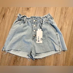 Zara baggy short light denim size 6 new with tag